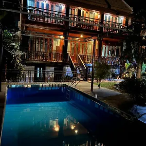 Namkhan Riverside Hotel